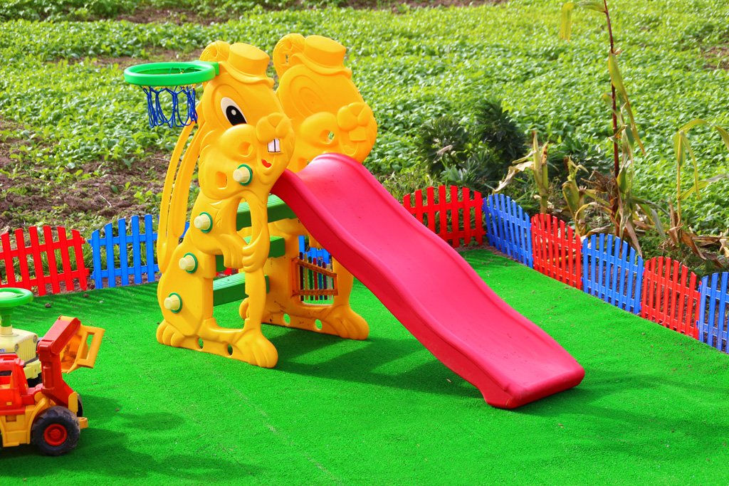 Детская площадка с использованием материала "ТОТФОАМ"